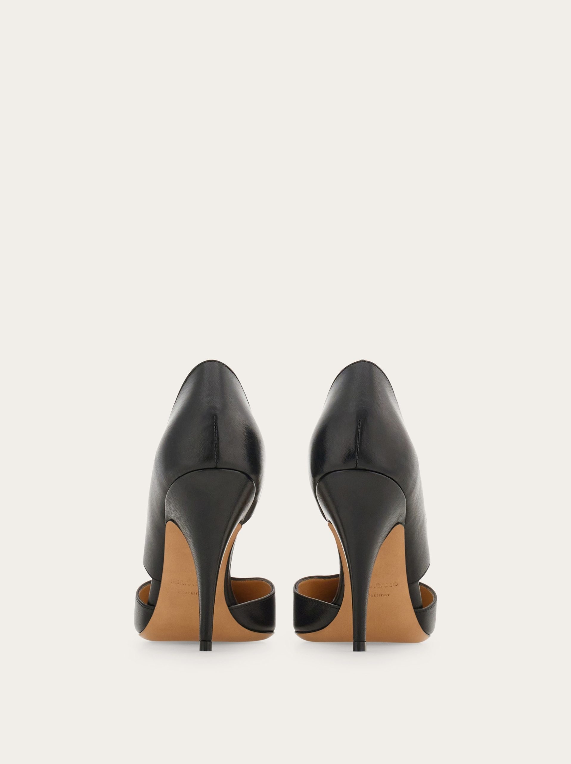 Ferragamo Pump with Gancini detail - Image 3